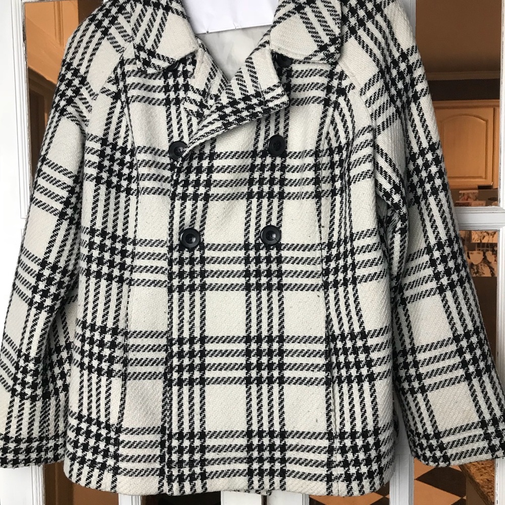 Houndstooth / Black & White Plaid Peacoat
